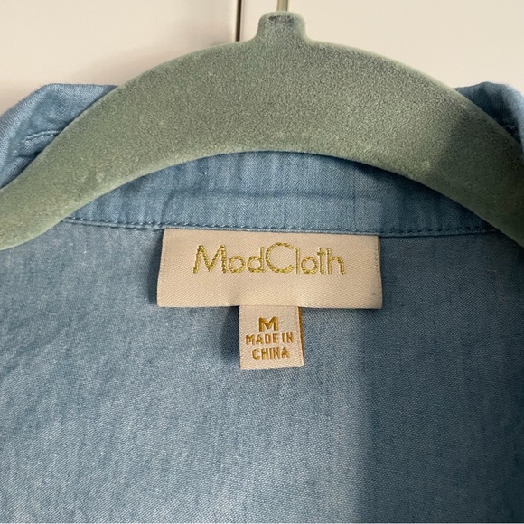 Modcloth Blue Chambray Button Up Sleeveless Tie Waist Top Blouse Size M EUC - Picture 6 of 12